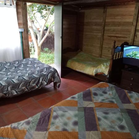 Hospedaje Y Zona De Camping Pistacho Guest House Villa de Leyva Ngoại thất bức ảnh