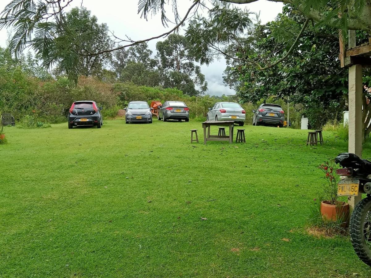 Hospedaje Y Zona De Camping Pistacho Guest House Villa de Leyva Ngoại thất bức ảnh