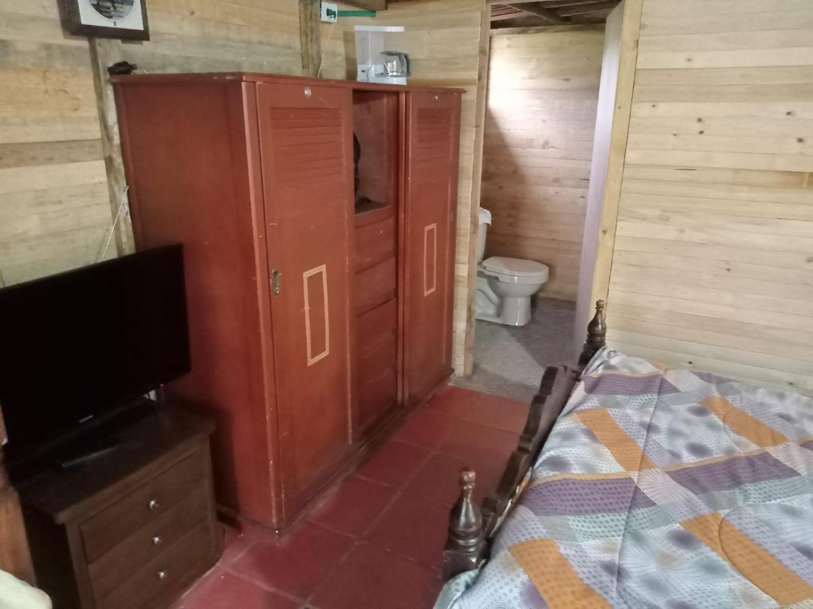 Hospedaje Y Zona De Camping Pistacho Guest House Villa de Leyva Ngoại thất bức ảnh
