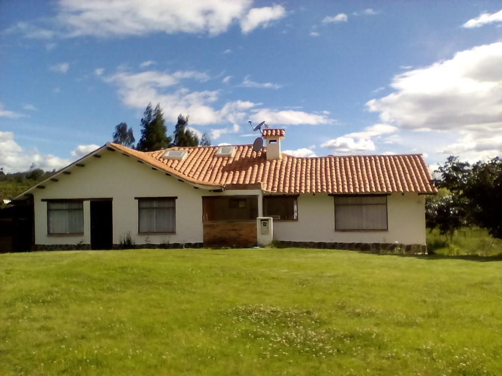 Hospedaje Y Zona De Camping Pistacho Guest House Villa de Leyva Ngoại thất bức ảnh